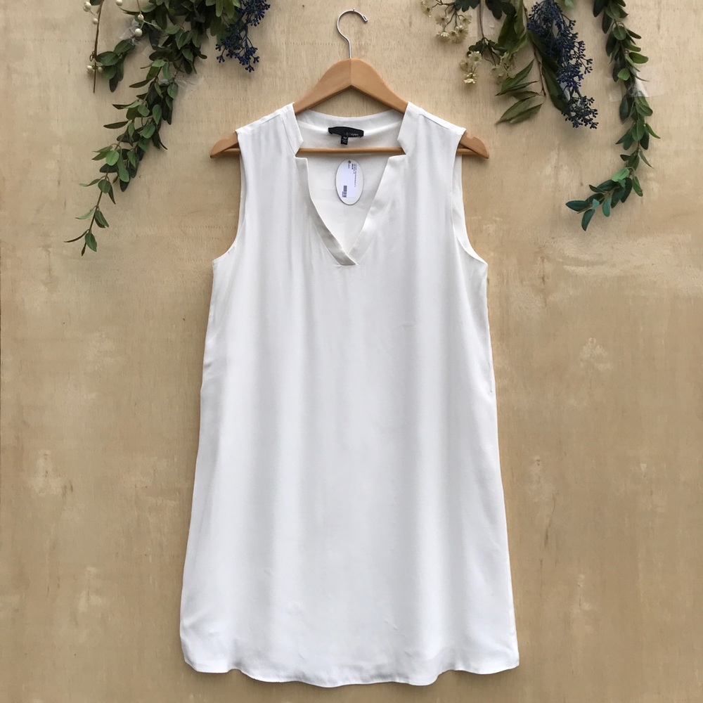 Lost April White V-Neck Sleeveless Dress